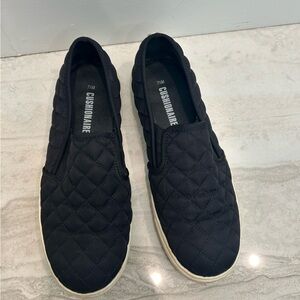 Cushionaire Womens Quilted Slip On Sneaker Size 7.5